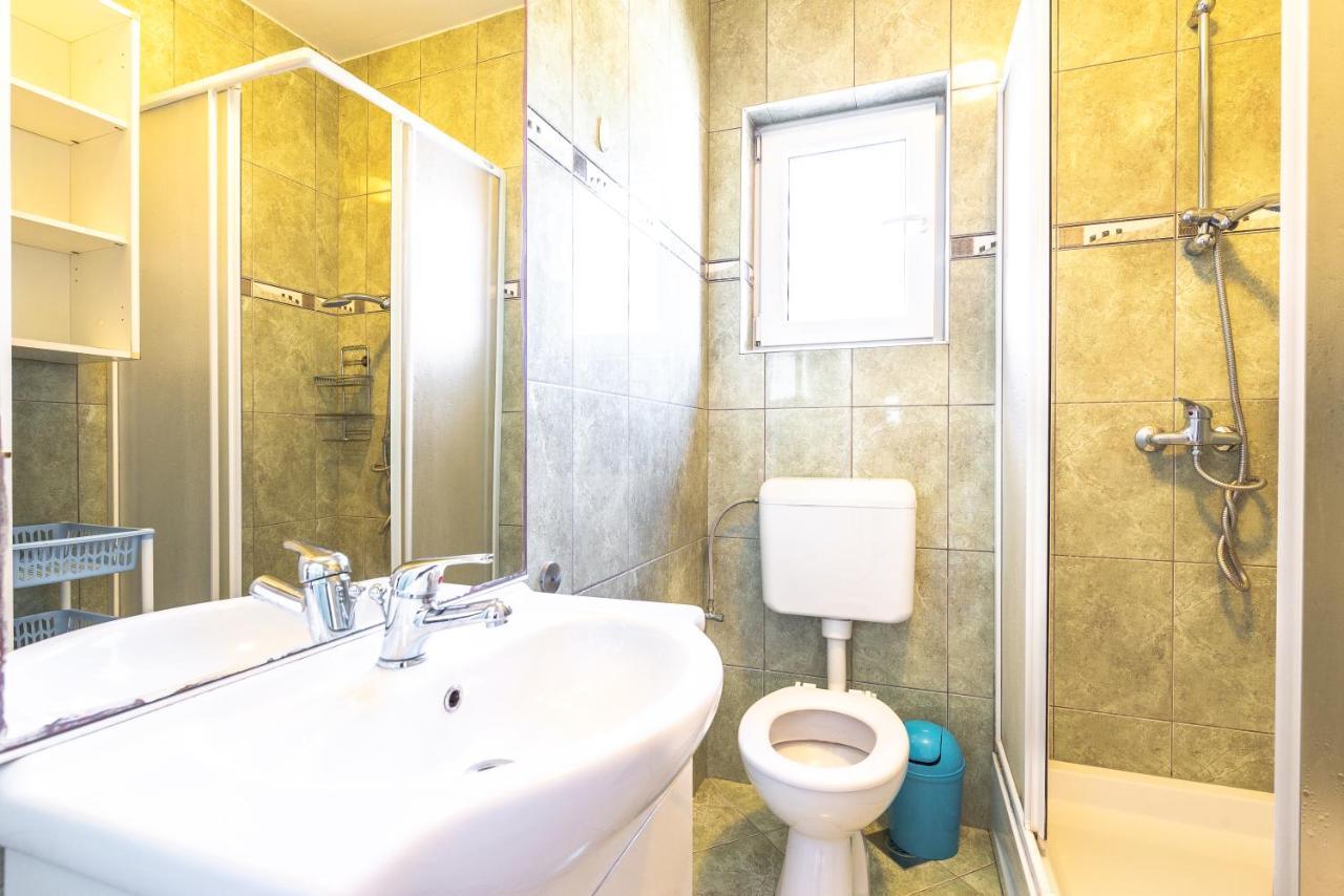 Apartment Damir Новаля Екстер'єр фото