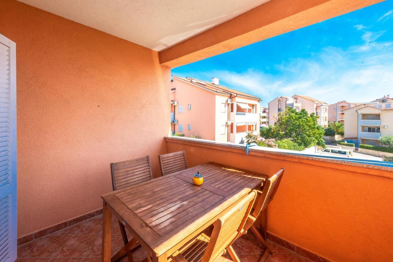 Apartment Damir Новаля Екстер'єр фото